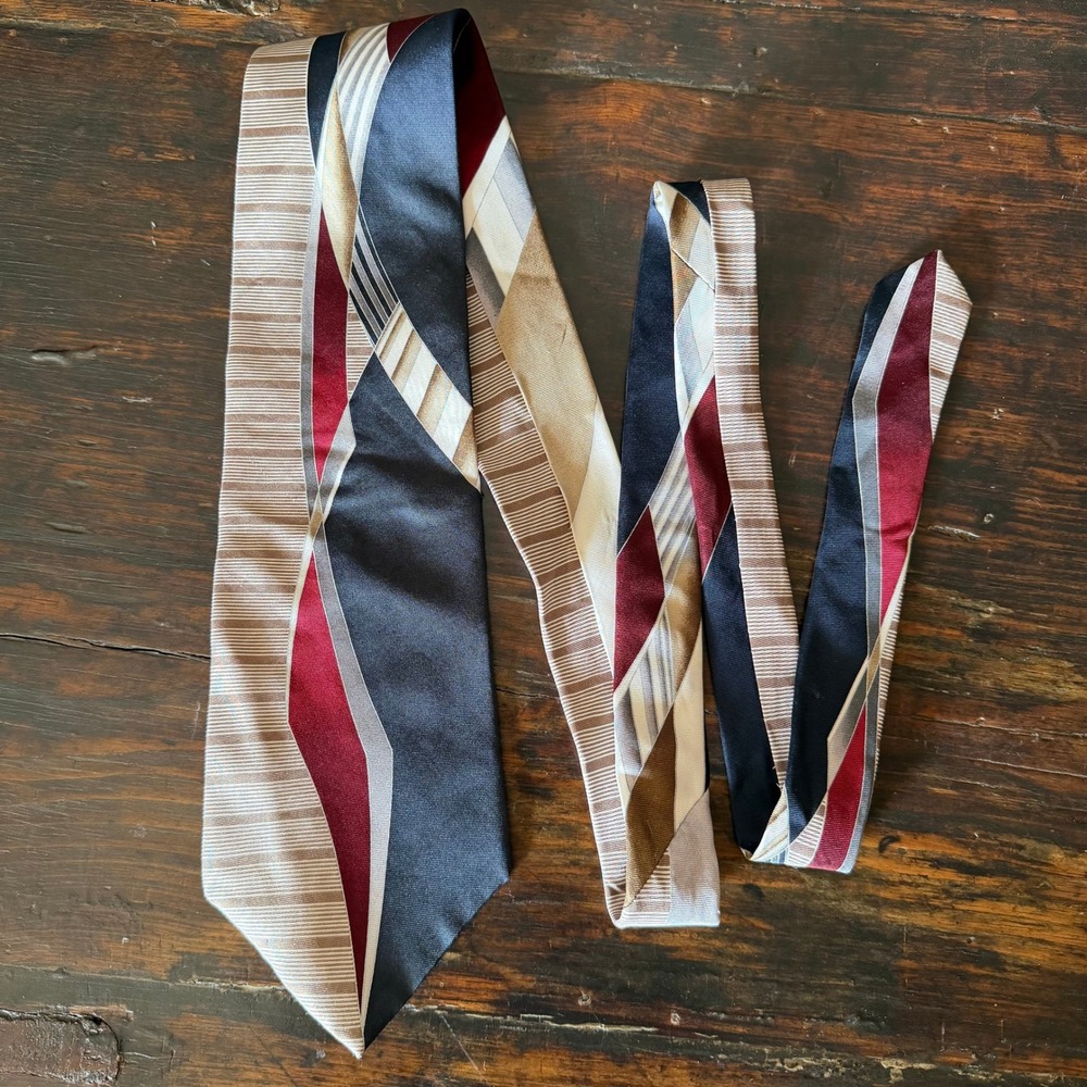 Oscar de la Renta Mens Silk Tie Navy Blue Burgundy Geometric Abstract Pattern